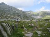 Gotthardpass: Blick zur Staumauer des Lucendro-Sees,
              2017
