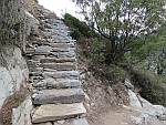 steile Treppe
              ohne Gelnder beim Picknickplatz