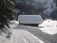 Uferweg am
                    Lauenensee im Winter