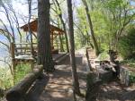 Gedeckter Picknickplatz an der Bisse de Lens