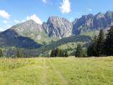Alpeli, Blick zur
                  Alp Malun und den Gamsberg