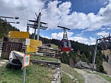 Mornera, Seilbahn-Bergstation und Grotto, Ende April 2023