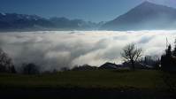 Aeschlen über dem Nebelmeer, mit Blick zum
                  Niesen