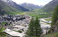 Blick auf Andermatt
                  und Urserental