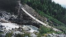 Hängebrücke Arc zum Col
              de Tricot, Juli 1999