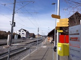 Wegweiser an der Bahnstation Matzingen. Feb.2022