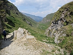Abstieg zum
                    Riedboden am Tomlpass